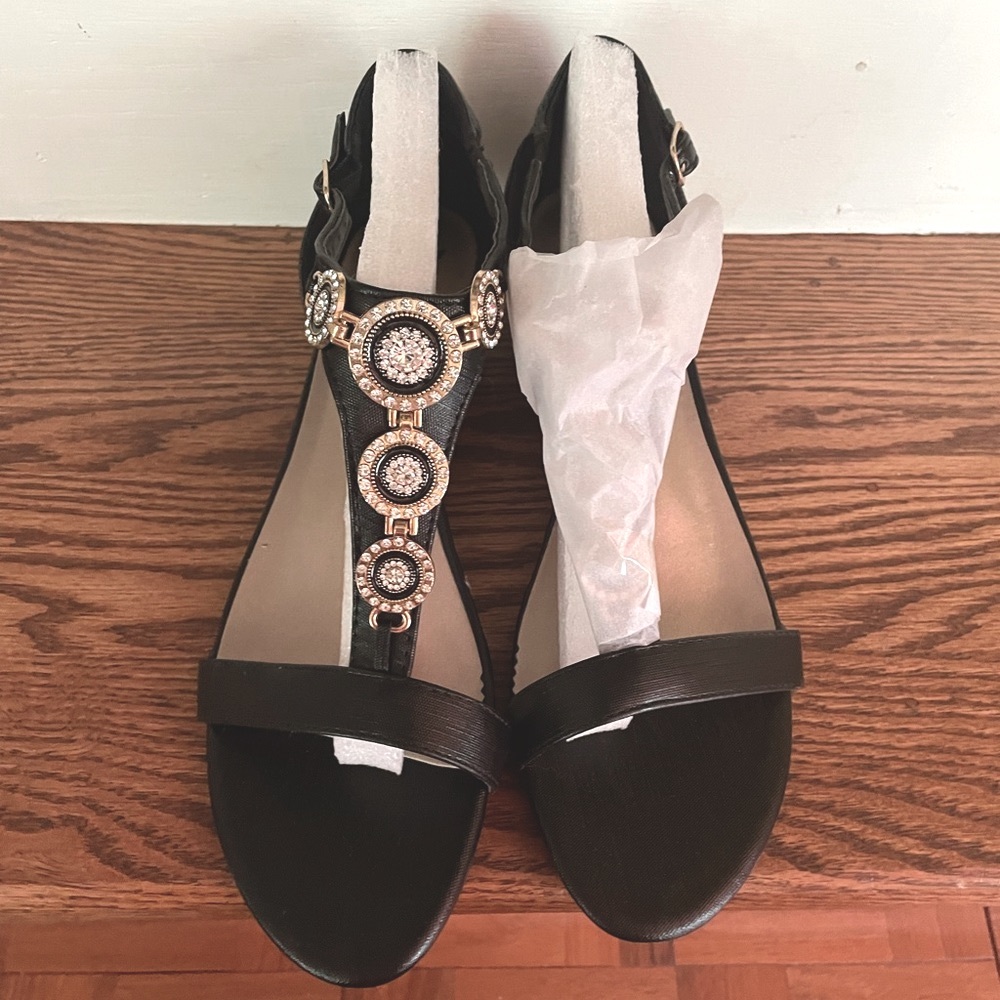 Bellini Lynn wedge sandal. 9.5W Black fabric rhinestones and gold on t-strap NIB